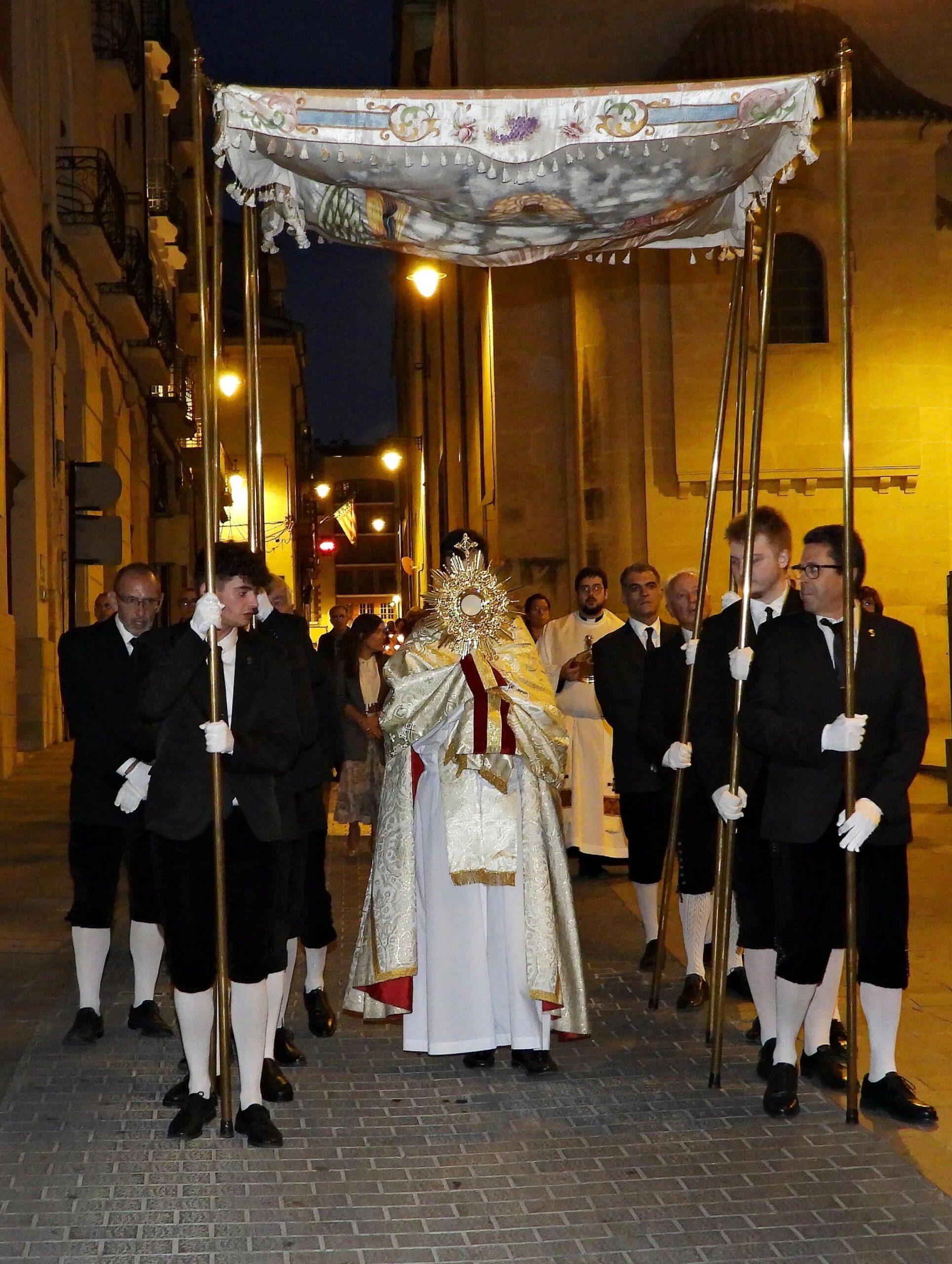 El Gremio de Labradores Jesús Nazareno fiel a la tradición en el VII Aniversario de la Capilla de Adoración Perpetua